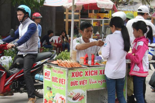 Hội chợ là nét đẹp văn hóa địa phương riêng của thị trấn Liễu Đề, Nghĩa Hưng, Nam Định và ngày càng được nhiều khách thập phương biết đến. Nó đã có từ rất lâu và sẽ tiếp tục duy trì trong các năm tới.